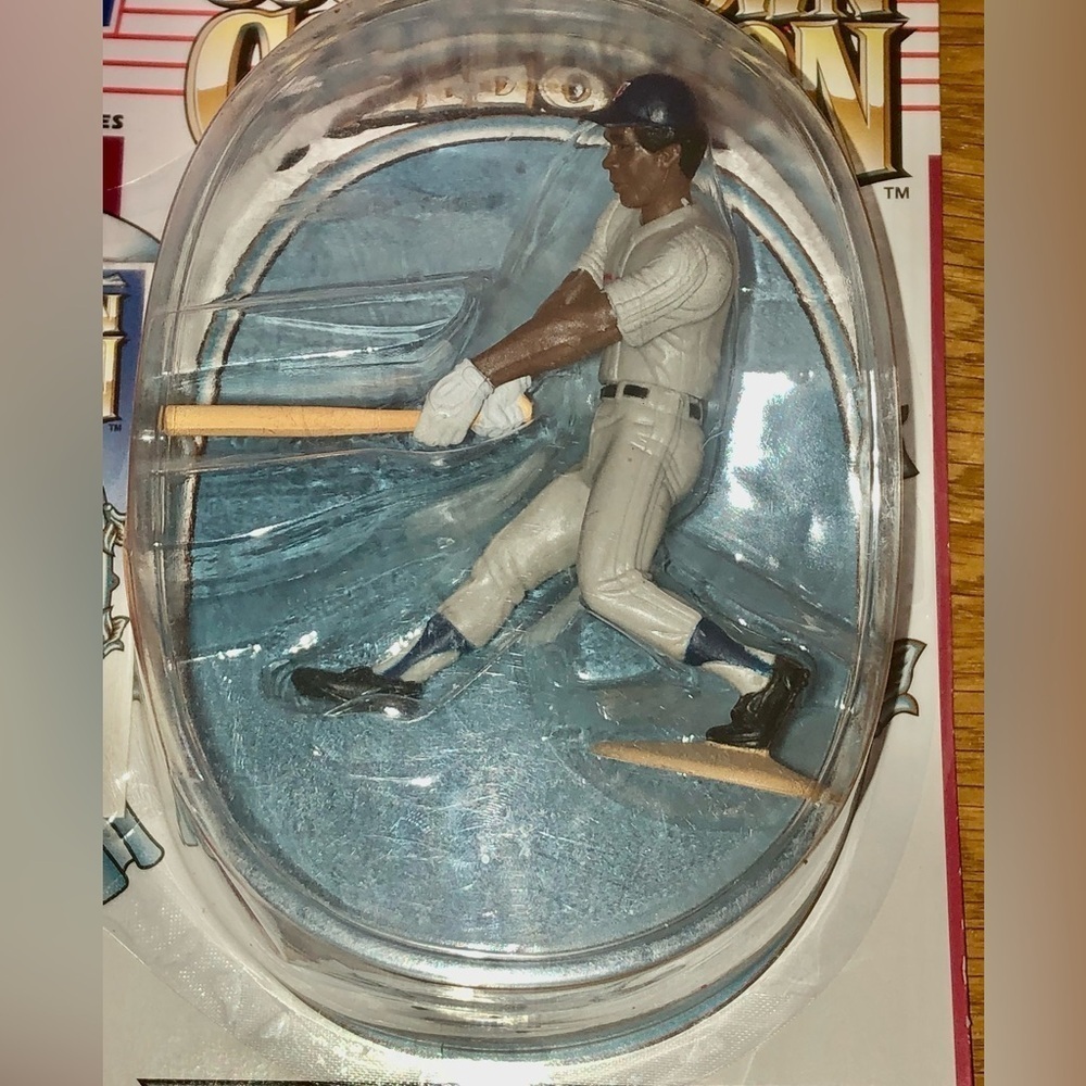 Mlb 1995 Starting lineup Rod Carew Figure - Picture 2 of 3